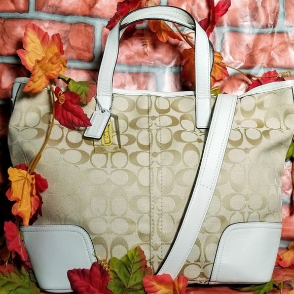 Coach Handbags - NWT COACH- Hadley Signature Duffle Bag